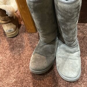 Grey Classic Ugg